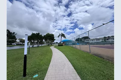 10651 NW 1st St #10651, Pembroke Pines, FL 33026 - Photo 57