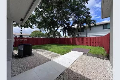 10651 NW 1st St #10651, Pembroke Pines, FL 33026 - Photo 21