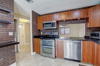 9874 Hammocks Blvd #108-49, Miami, FL 33196 - Photo 15