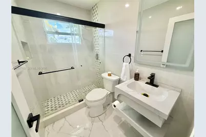 8600 Taft St, Pembroke Pines, FL 33024 - Photo 9