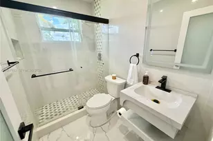 8600 Taft St, Pembroke Pines, FL 33024 - Photo 9