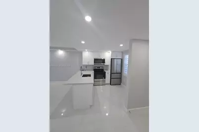 9440 Fontainebleau Blvd #212, Miami, FL 33172 - Photo 5
