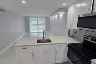 9440 Fontainebleau Blvd, Miami, FL 33172 - Photo 3