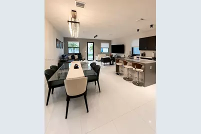 10944 W 35th Ln, Hialeah, FL 33018 - Photo 5