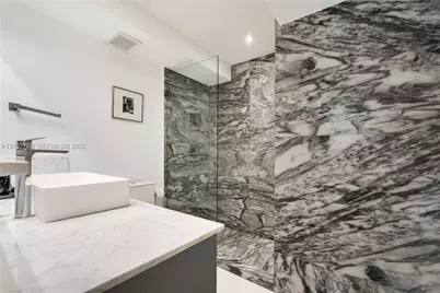 1000 West Ave #1417, Miami Beach, FL 33139 - Photo 11