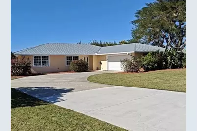 2472 NW Everglades Blvd, Stuart, FL 34994 - Photo 1