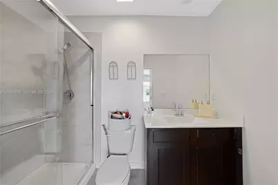 572 NE 6th Pl, Homestead, FL 33034 - Photo 23
