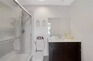 572 NE 6th Pl, Homestead, FL 33034 - Photo 23