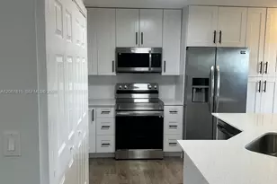 8962 NW 40th St, Coral Springs, FL 33065 - Photo 3