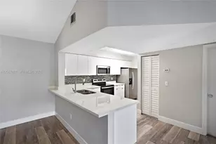18840 NW 57th Ave, Hialeah, FL 33015 - Photo 7