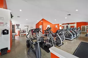 18840 NW 57th Ave, Hialeah, FL 33015 - Photo 23