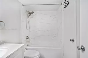 18840 NW 57th Ave, Hialeah, FL 33015 - Photo 13