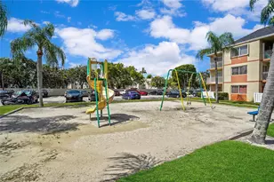 18840 NW 57th Ave, Hialeah, FL 33015 - Photo 25
