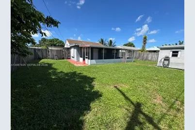 740 SE 4th Pl, Hialeah, FL 33010 - Photo 11