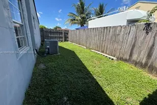 740 SE 4th Pl, Hialeah, FL 33010 - Photo 15