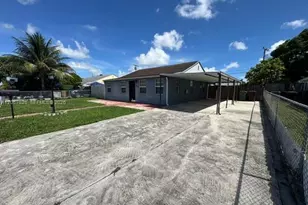 740 SE 4th Pl, Hialeah, FL 33010 - Photo 7