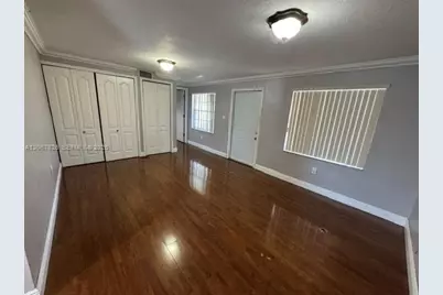 740 SE 4th Pl, Hialeah, FL 33010 - Photo 27