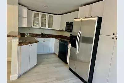 900 SW 113th Ter, Pembroke Pines, FL 33025 - Photo 7
