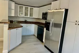 900 SW 113th Terrace, Pembroke Pines, FL 33025 - Photo 7