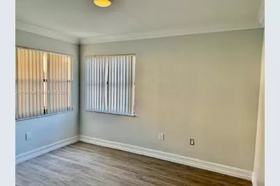 900 SW 113th Ter, Pembroke Pines, FL 33025 - Photo 9