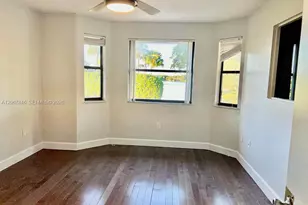 900 SW 113th Terrace, Pembroke Pines, FL 33025 - Photo 13