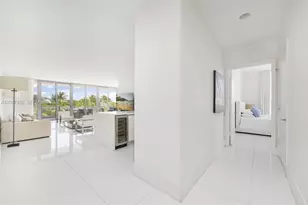 801 South Pointe Dr, Miami Beach, FL 33139 - Photo 15