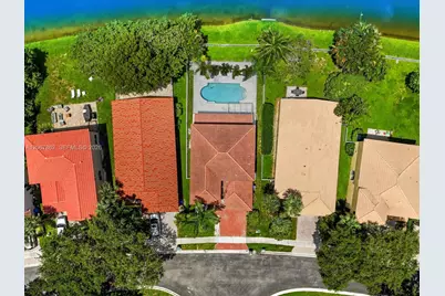 1800 NW 78th Ave, Pembroke Pines, FL 33024 - Photo 11