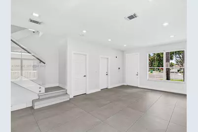 1800 NW 78th Ave, Pembroke Pines, FL 33024 - Photo 25