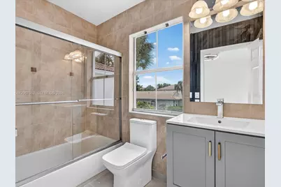 1800 NW 78th Ave, Pembroke Pines, FL 33024 - Photo 49