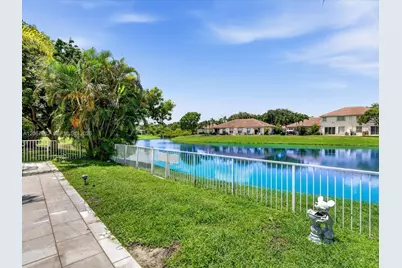 1800 NW 78th Ave, Pembroke Pines, FL 33024 - Photo 9