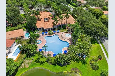 1800 NW 78th Ave, Pembroke Pines, FL 33024 - Photo 17