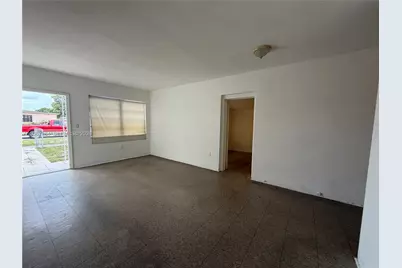 733 W 35th St, Hialeah, FL 33012 - Photo 5