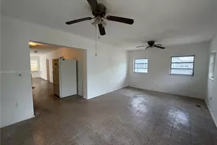 733 W 35th St, Hialeah, FL 33012 - Photo 11