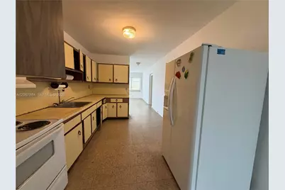 733 W 35th St, Hialeah, FL 33012 - Photo 9