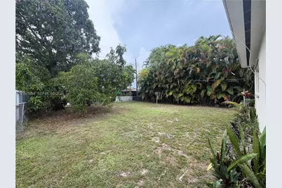 733 W 35th St, Hialeah, FL 33012 - Photo 25