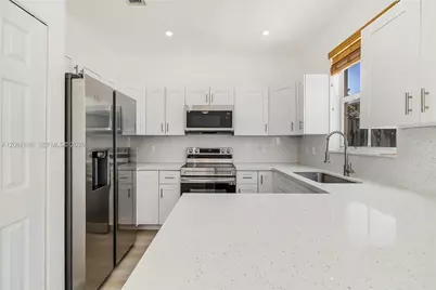 12472 SW 123rd St, Miami, FL 33186 - Photo 3