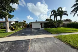 401 SE 3rd Pl, Deerfield Beach, FL 33441 - Photo 3