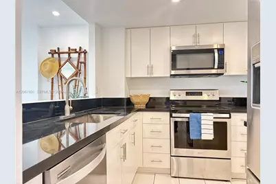 8000 Harding Ave #7E, Miami Beach, FL 33141 - Photo 11