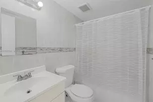 8095 NW 8th St, Miami, FL 33126 - Photo 13