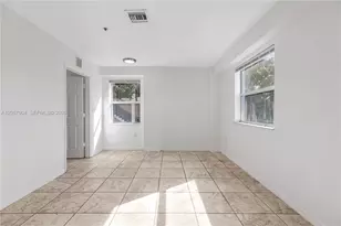 520 SW 5th St, Miami, FL 33130 - Photo 15