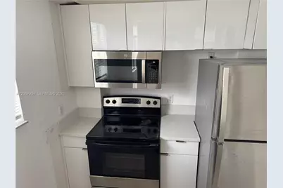 520 SW 5th St #302, Miami, FL 33130 - Photo 11