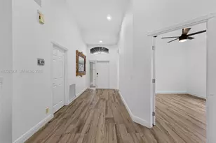 10471 S Utopia Cir S, Boynton Beach, FL 33437 - Photo 17