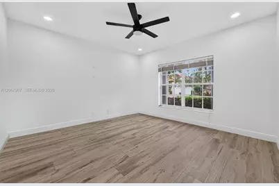 10471 S Utopia Cir S, Boynton Beach, FL 33437 - Photo 23