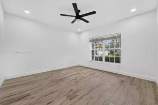 10471 S Utopia Cir S, Boynton Beach, FL 33437 - Photo 23