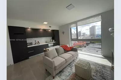 227 NE 2nd St #1606, Miami, FL 33132 - Photo 3