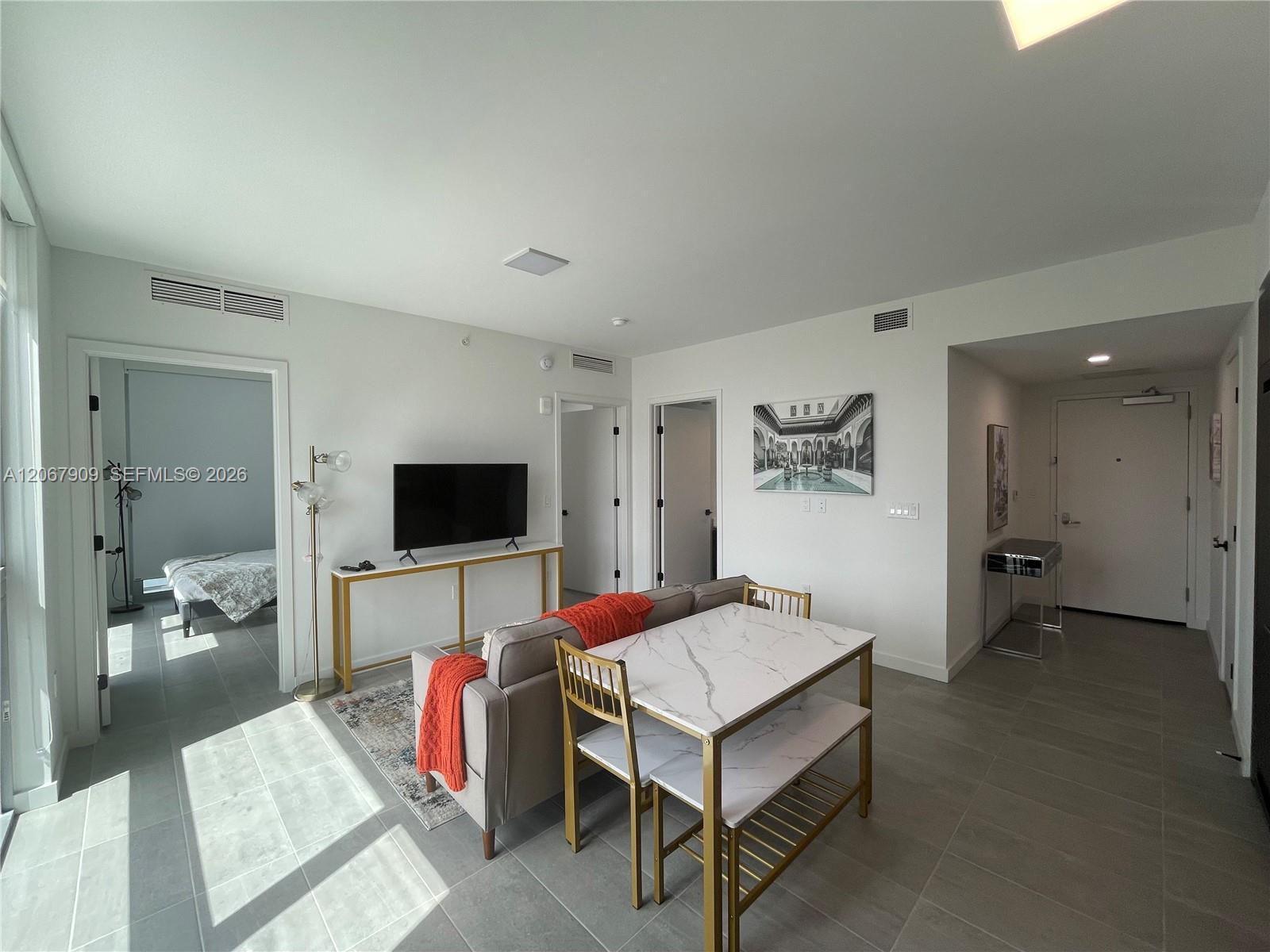 227 NE 2nd St #1606 - 227 NE 2nd St #1606, Miami, FL 33132 Luxury Property | Jose Angel Pina