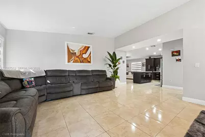 16520 SW 99th St, Miami, FL 33196 - Photo 3