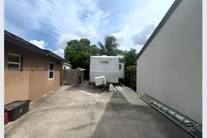 12242 SW 210th St, Miami, FL 33177 - Photo 57