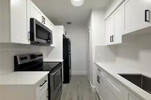 4060 SW 6th St, Miami, FL 33134 - Photo 5