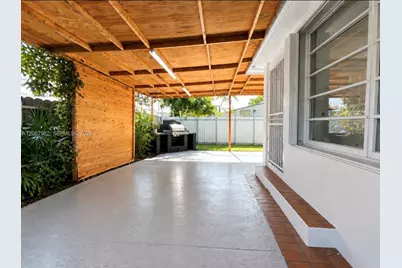4060 SW 6th St, Miami, FL 33134 - Photo 17